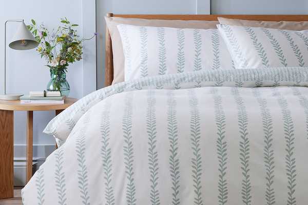 Argos Home Leaf Stripe Green Bedding Set.
